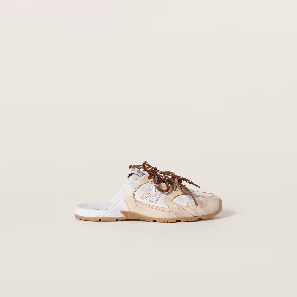 530 SL Mules – Cuir Blanchi & Semelle Gomme Gris Travertin Édition Blanche